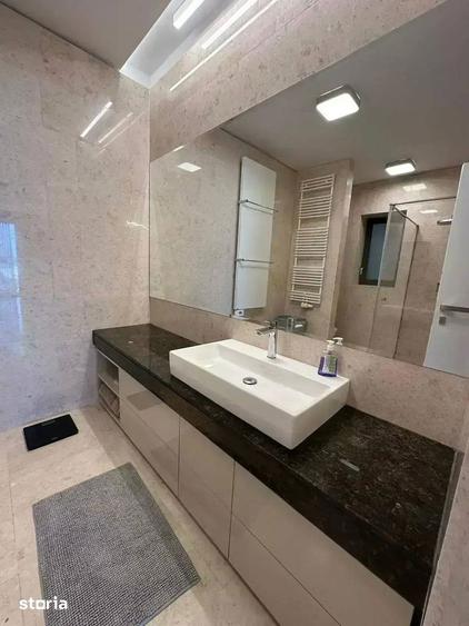 Apartament cu 4 camere, mobilat în Central