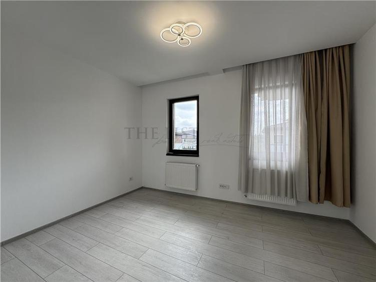 Casă individuală cu 8 camere cu Teren 1000 Mp în Pipera