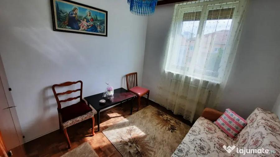 Apartament cu 2 camere semidecomandat în Central