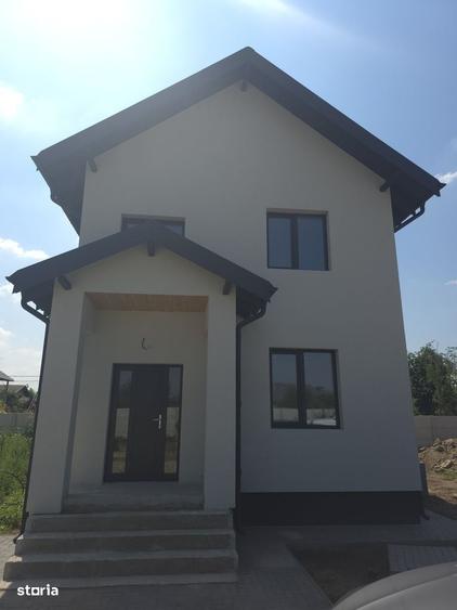 Casă cu 4 camere în Domnești