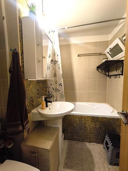 Apartament cu 3 camere decomandat în Tineretului