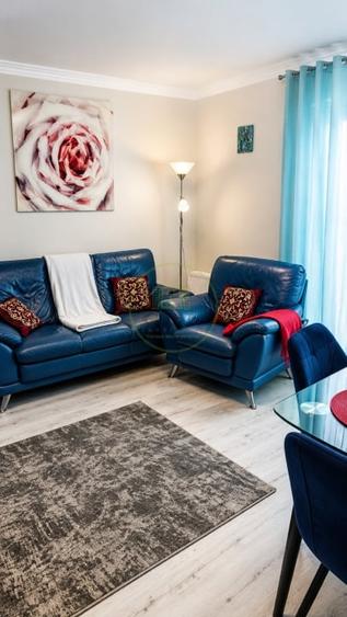 Apartament cu 3 camere semidecomandat în Tractorul