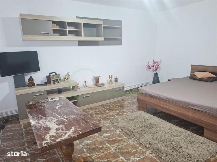 Garsonieră decomandată în Central
