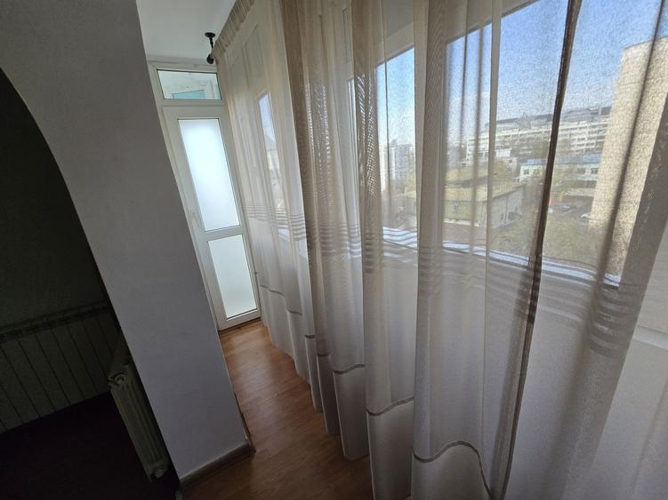 Apartament cu 2 camere decomandat în Eroii Revoluției
