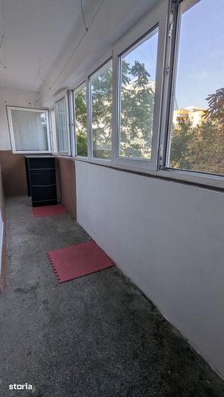 Apartament cu 3 camere semidecomandat în Dristor