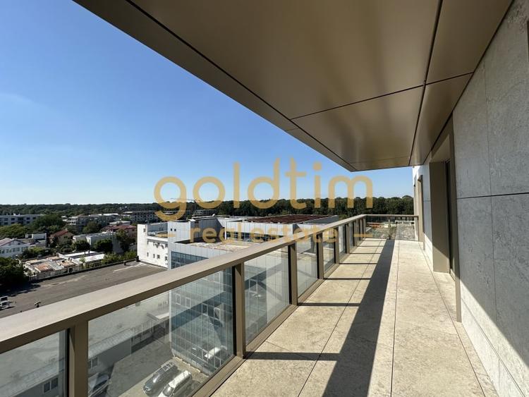 Apartament cu 4 camere decomandat în Pipera