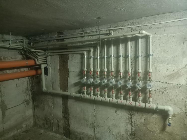 Apartament cu 3 camere decomandat în Rahova