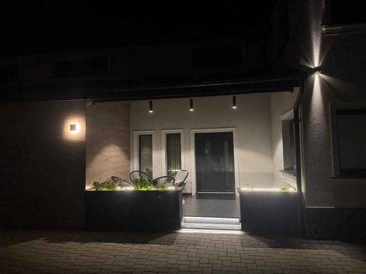 Casă cu 4 camere decomandat în Marginea