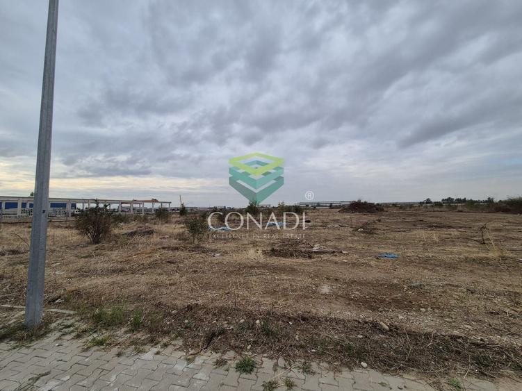 Teren agricol intravilan de 8700 mp, în Central