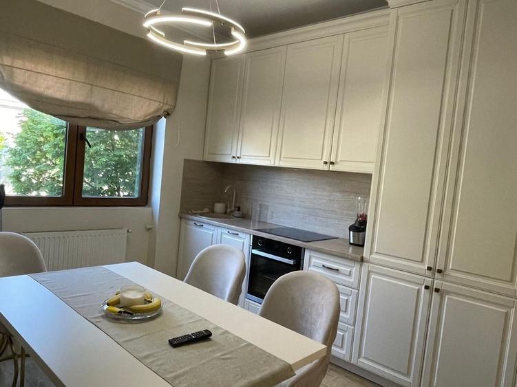 Apartament cu 3 camere decomandat în Semicentral