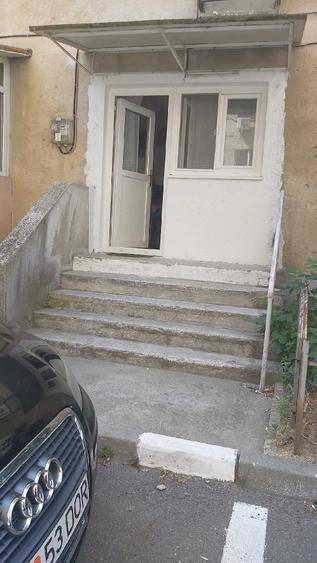 Spațiu comercial, de 12 mp, în Ostroveni