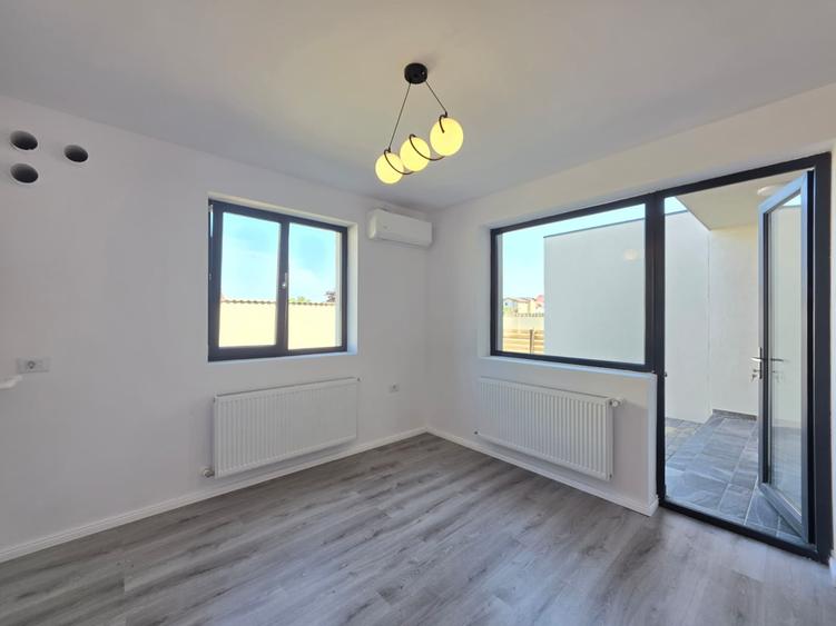 Apartament cu 3 camere semidecomandat în Giurgiului