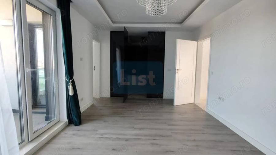 Apartament cu 5 camere decomandat în Nufărul