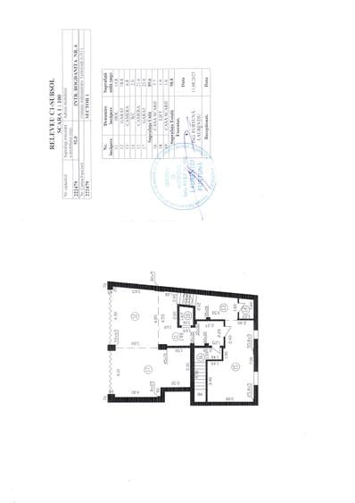 Apartament cu 15 camere decomandat în Polonă