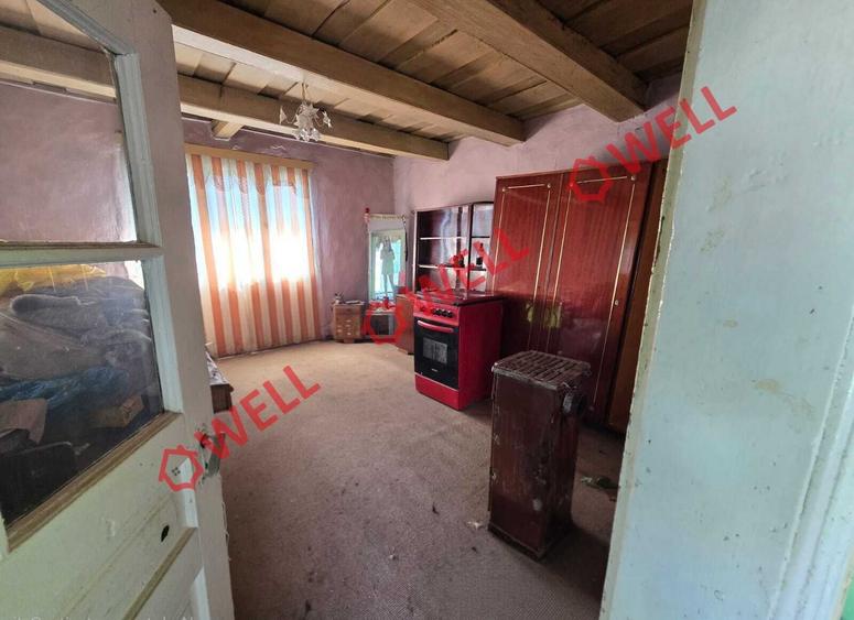Casă cu 2 camere cu Teren 882 Mp în Floroaia
