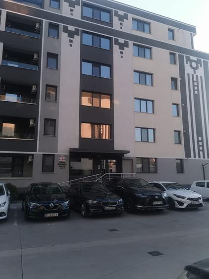 Apartament cu 2 camere decomandat în Micro 17