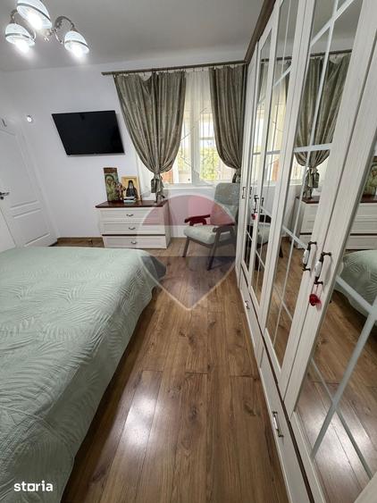 Casă cu 5 camere cu Teren 5300 Mp în Găvănești