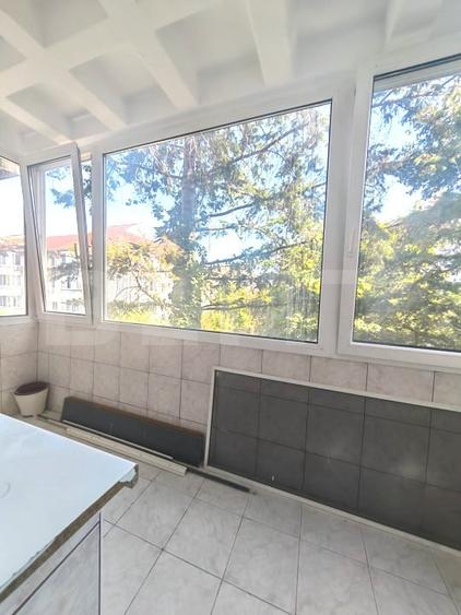 Apartament cu 4 camere decomandat, mobilat în Odobescu