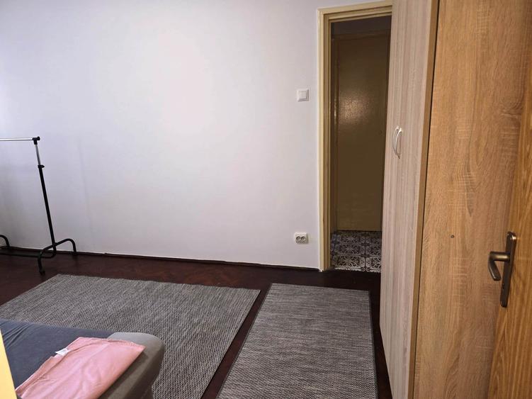 Apartament cu 3 camere circular în Drumul Taberei