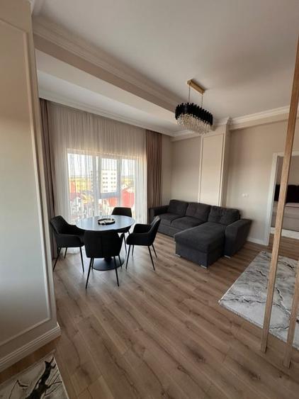 Apartament cu 3 camere decomandat, mobilat în Sud