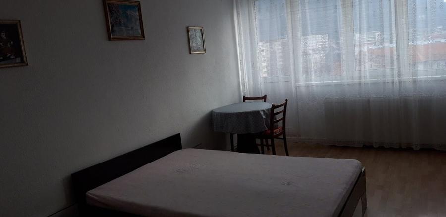 Garsonieră decomandată în Central