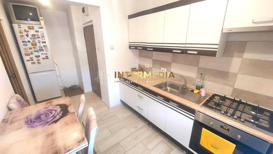 Apartament cu 2 camere decomandat, mobilat în Cetate
