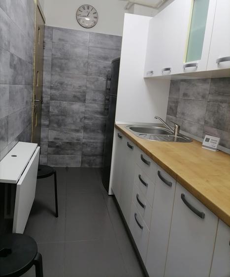 Garsonieră decomandată în Central