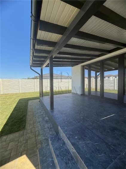 Duplex cu 5 camere cu Canalizare în Moșnița Nouă