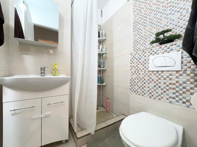 Apartament cu 3 camere decomandat, mobilat în Soarelui