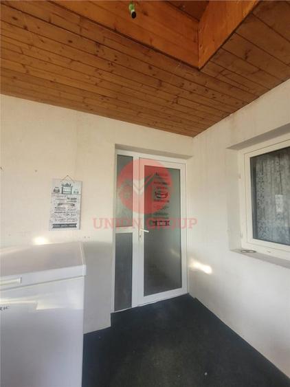 Casă cu 4 camere cu Teren 600 Mp în Lazu