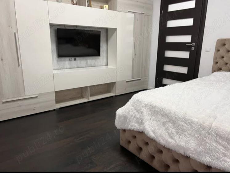 Casă cu 4 camere decomandat în Vidra