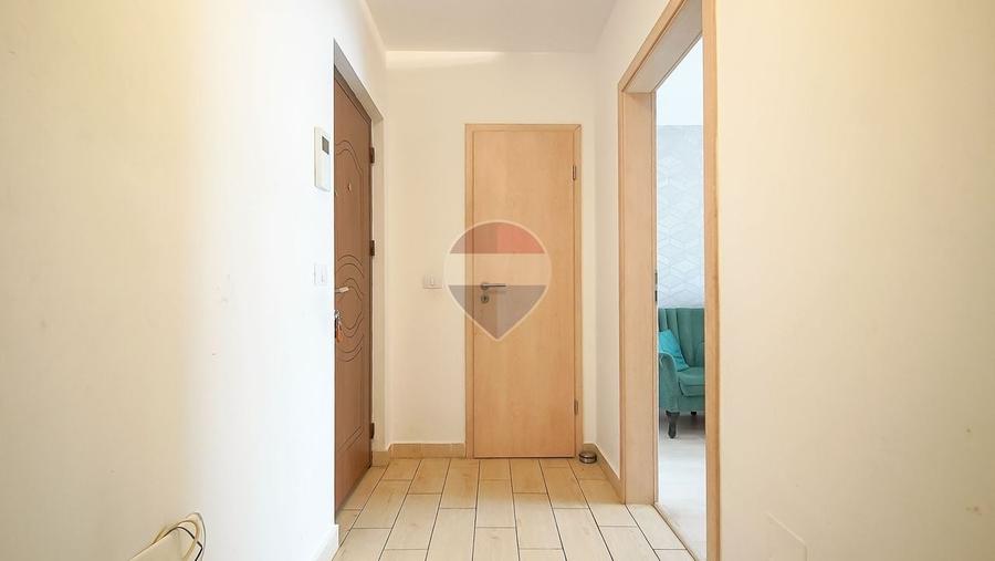 Apartament cu 2 camere decomandat în Tractorul