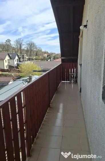 Apartament cu 3 camere decomandat în Ștefănești