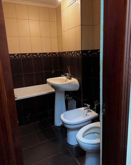 De Vanzare Apartament 4 Camere - Bld Uniri cu Fantani** - 8