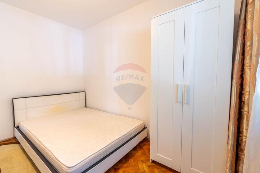 Apartament cu 3 camere decomandat în Zorilor