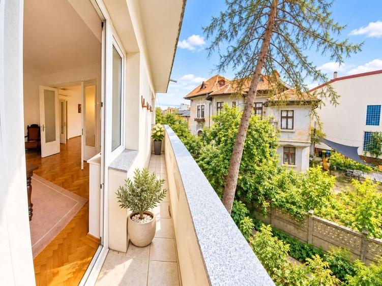 Apartament cu 3 camere decomandat, mobilat în Grădina Icoanei