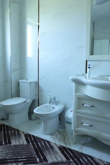 Casă cu 4 camere cu Teren 2000 Mp în Central