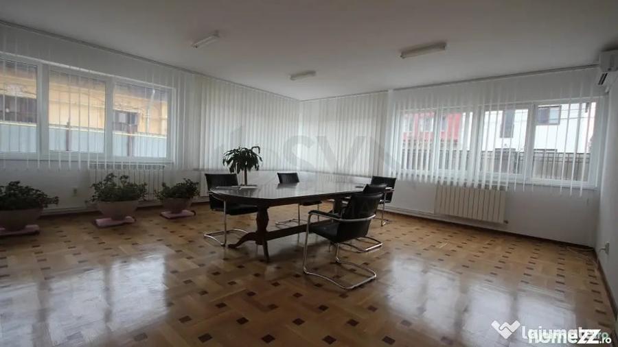 Casă cu 7 camere cu Teren 500 Mp în 1 Mai