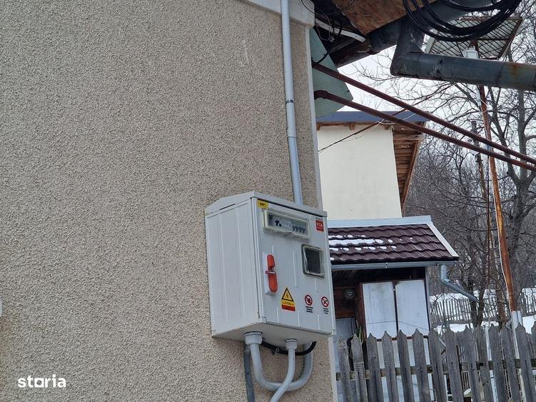 Casă cu 4 camere cu Teren 12000 Mp în Central