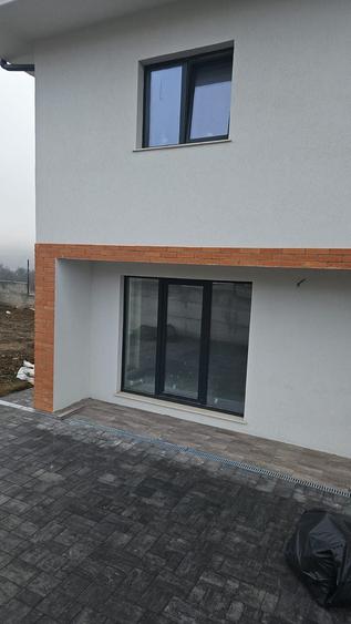 Casă cu 4 camere în Chinteni