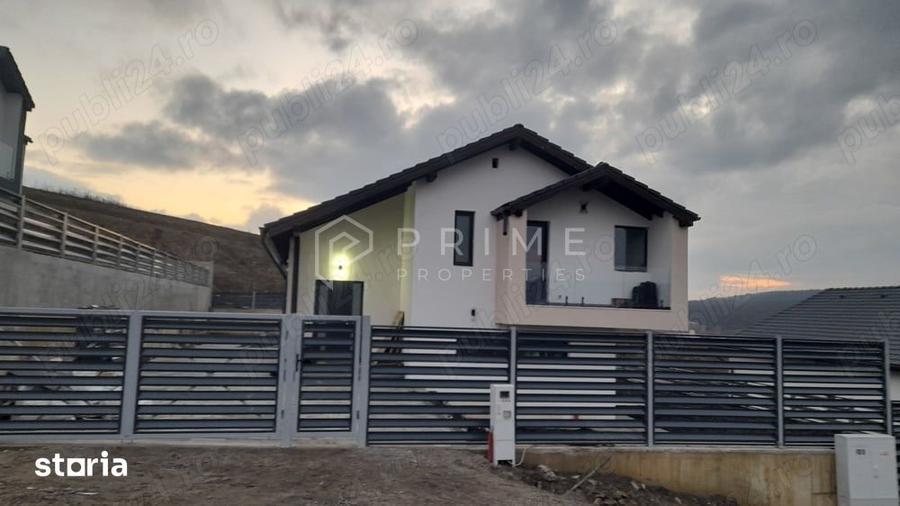 Casă cu 4 camere cu Teren 470 Mp în Livezeni