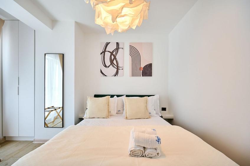 Apartament cu 3 camere decomandat în Mamaia-Sat