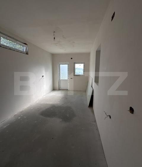 Casă individuală cu 9 camere cu Teren 500 Mp în Gherla