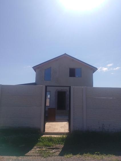 Casă individuală cu 4 camere cu Canalizare în Dascălu