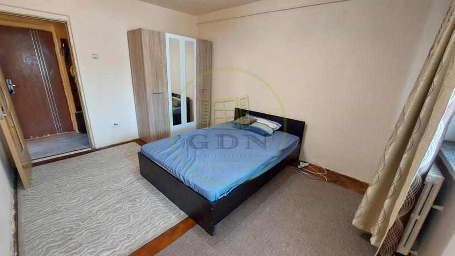 Apartament cu 3 camere decomandat, mobilat în Valea Rosie