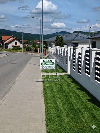 Duplex cu 4 camere cu Canalizare în Unirea