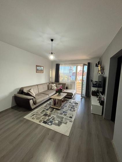 Apartament cu 2 camere decomandat în Crișeni