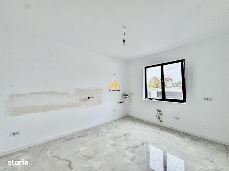 Casă cu 4 camere cu Teren 400 Mp în Domnești