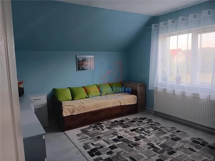 Casă cu Teren 1200 Mp în Filiași