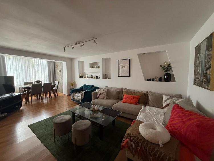 Apartament cu 3 camere decomandat în Dorobanți